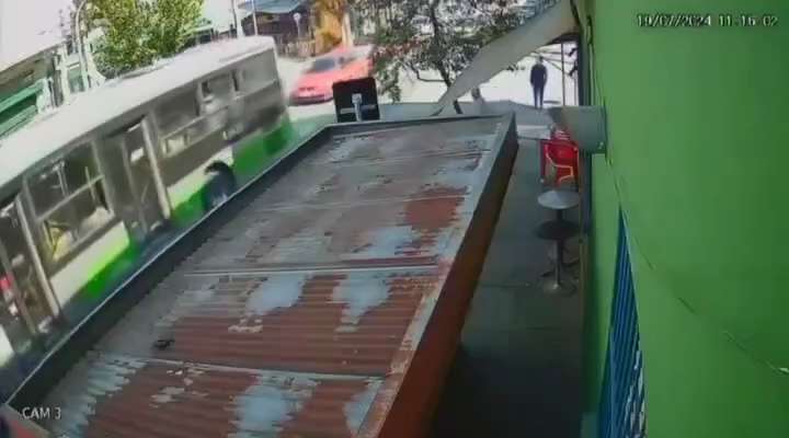 North African migrant snatches a pensioner's phone and is met by instant karma.