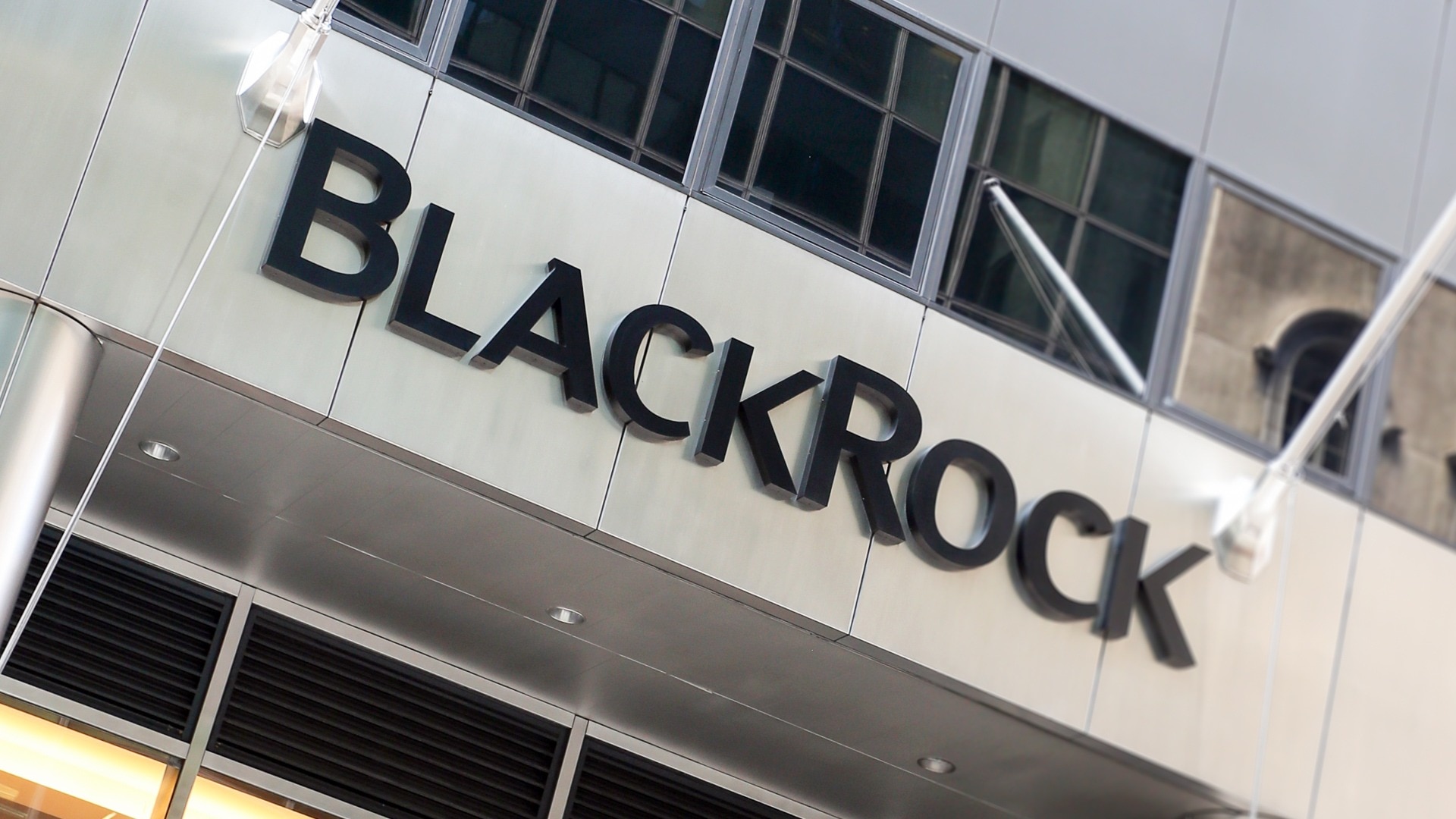Blackrock knew about the Trump assassination attempt before it happened.
They bet $360,000,000 short...