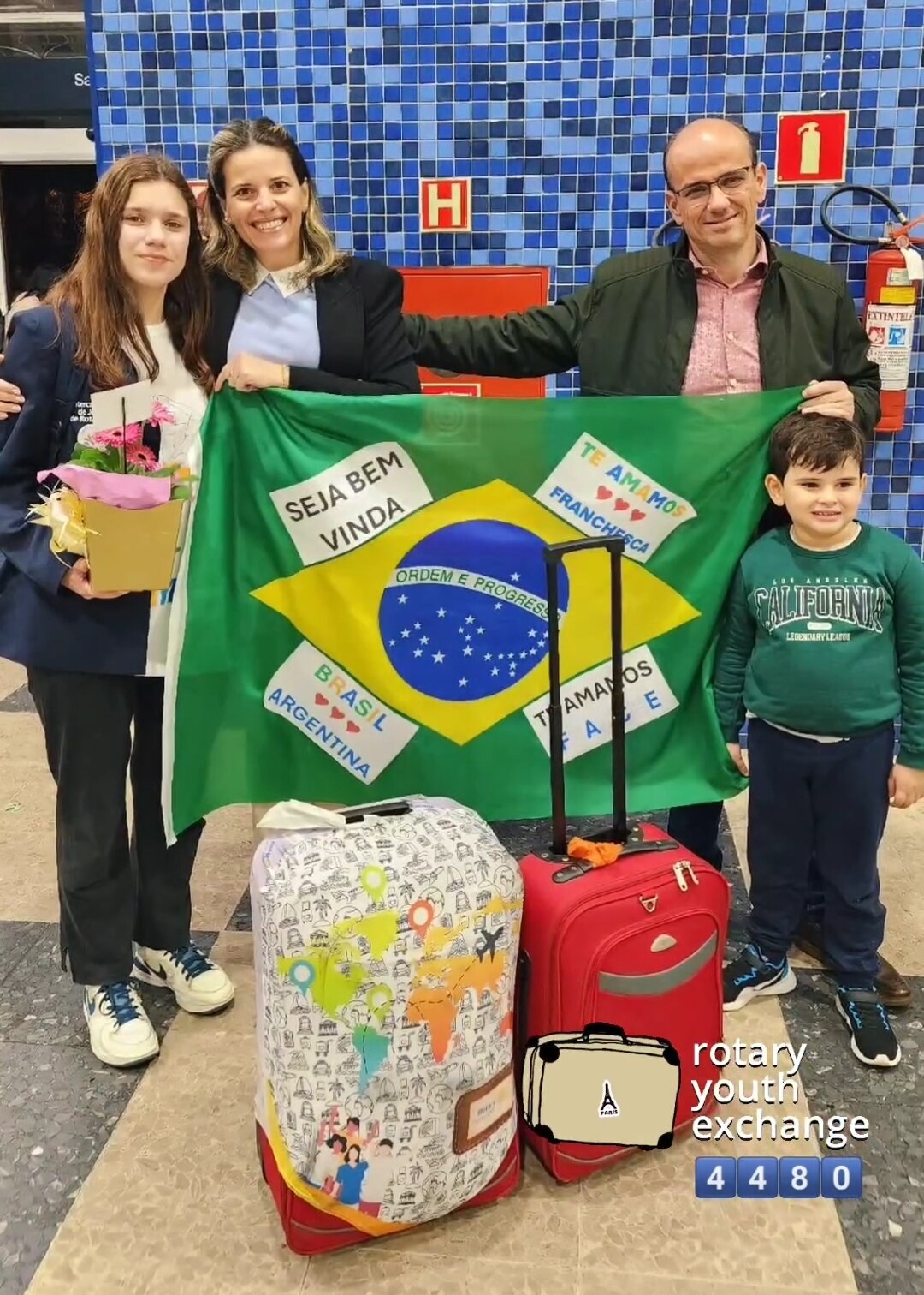 Texto do YEP4480:

Nosso chegadas e partidas de hoje tivemos a chegada da nossa querida Franchesca, ...