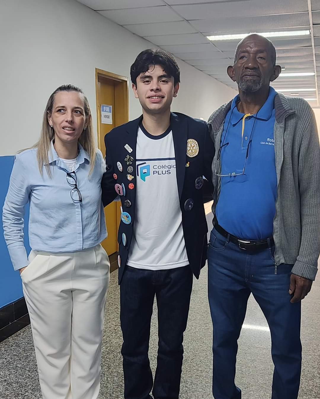 Texto do Rotary Club de Barretos:

Hoje o Colégio Plus recebeu o intercambista Gael Perez!

Ele veio...