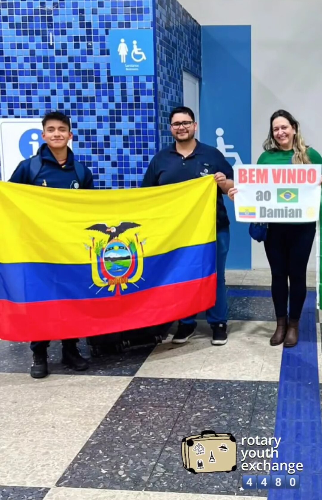 Texto do YEP4480:

Desembarcou no dia 26 de agosto o nosso querido Damian do Equador, sendo recepcio...