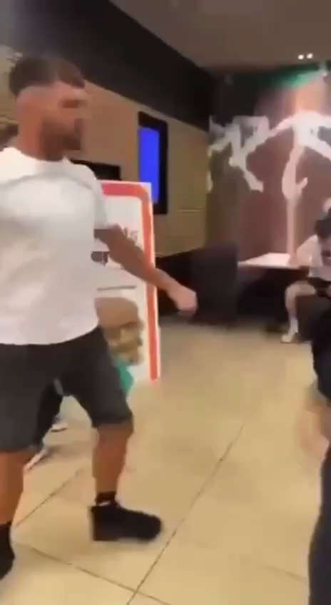 And that’s how you defuse an aggressor..😂