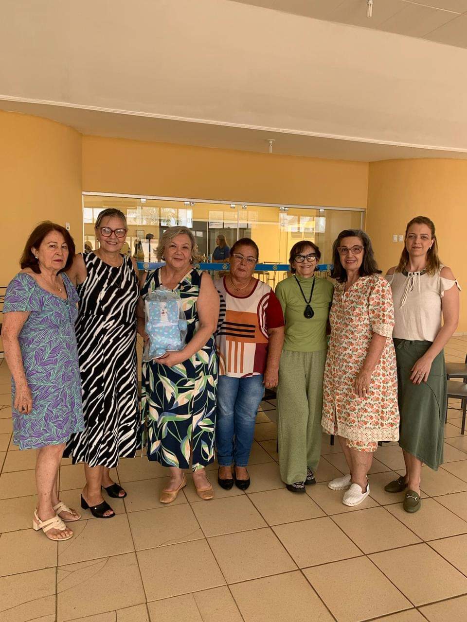 Texto do Interact Club de Votuporanga:

Visita do Casal Gov. 2024-25, Éder Bocchini e Nely, no Inter...