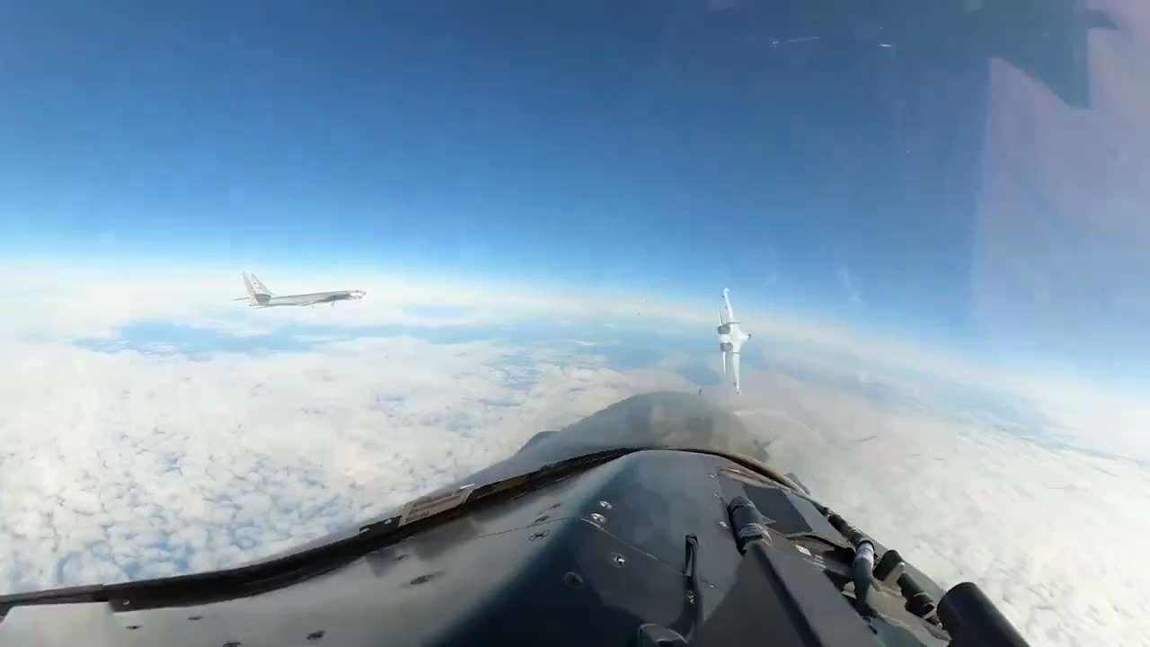 Video of a Russian Su-35 fighter jet flying over American aircraft off the coast of Alaska last week is making the rounds on social media worldwide

https://x.com/vicktop55/status/1840799249899884572?t=b5ghT-HFVE9lVs1m-thRBg&s=19