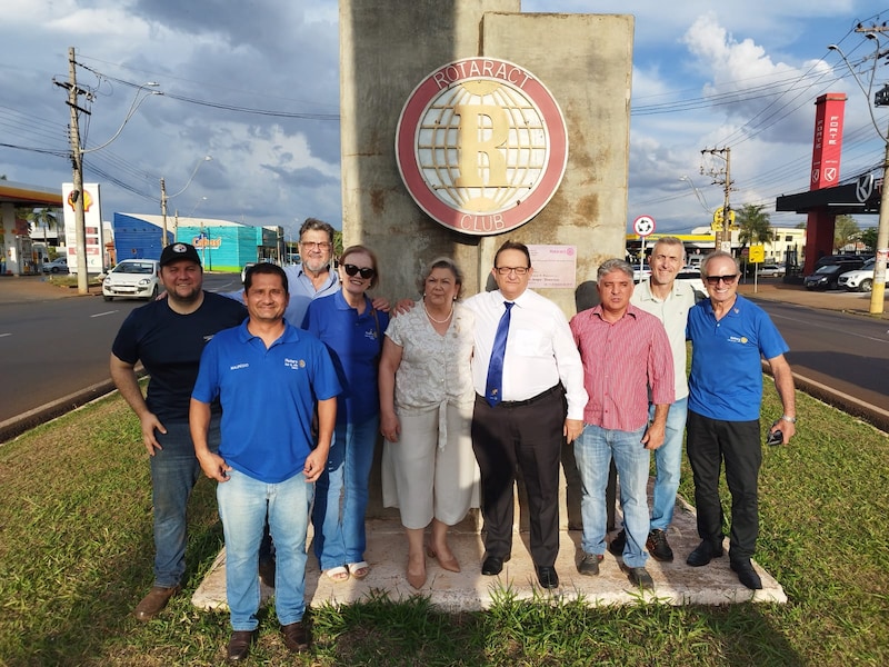 No dia 22 de outubro aconteceu as visitas oficiais do Casal Gov. Eder e Nelly Bocchini aos Rotary Cl...