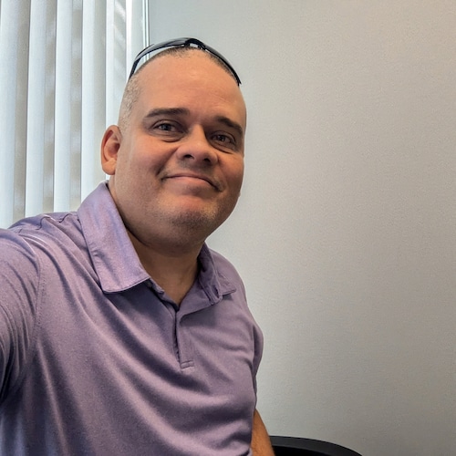 Puerto Rican guy who considers me a true leftist, not a #ShitLib. I'm also anti-censorship & vaxx mandates. Proudly banned 3 times from Twitter. #JillStein2024