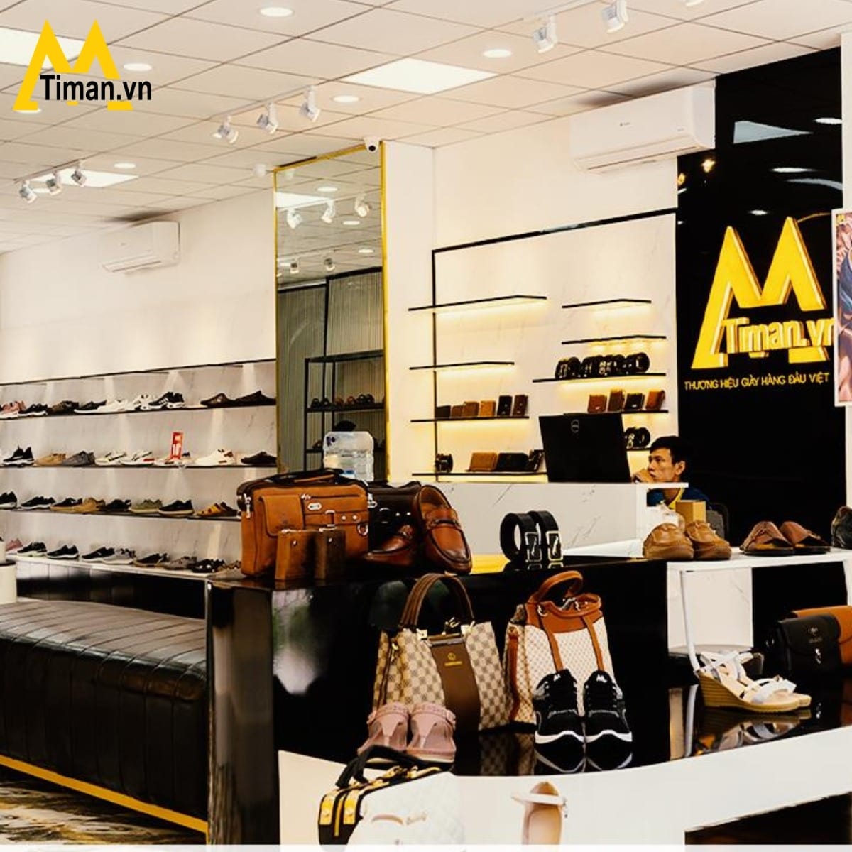 Tại sao shop giày Timan lại được săn đón nhất hiện nay?

Shop giày Timan hiện đang trở thành điểm đế...