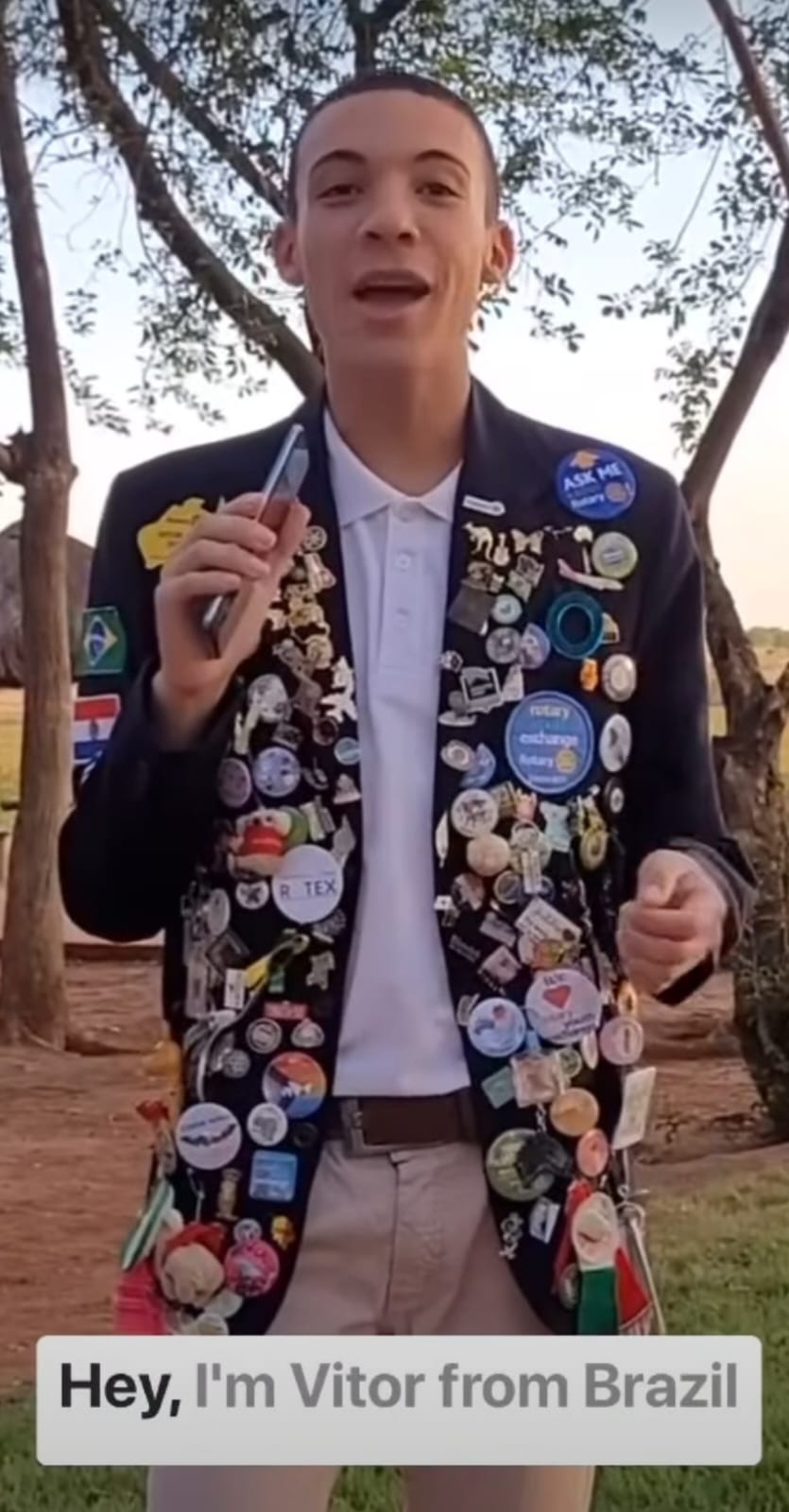 Texto do Rotary Imagem Pública Br:

Para os estudantes do Intercâmbio de Jovens do Rotary, um blazer...