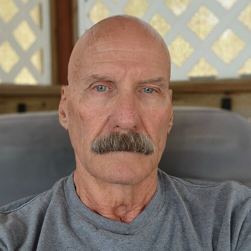 Retired Scientific Glassblower.
Widower