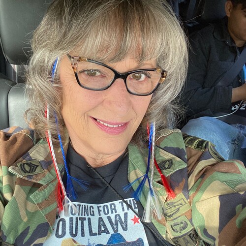 Wife, Mom & Nonni. Born and raised in California. Fled to my Father’s home state of Ohio in 2020! Jesus is my messiah. I don’t fit the mold. No DM’s! 🇺🇸