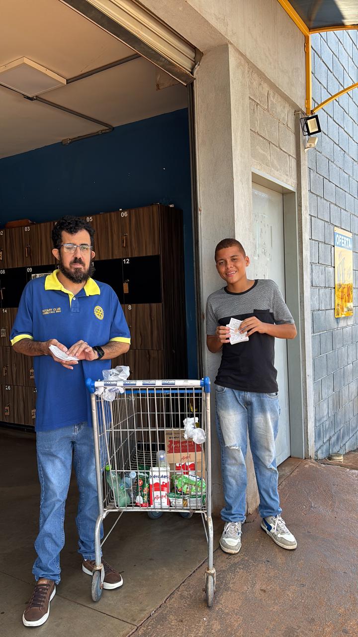 A 2ª Campanha de Arrecadação de Alimentos da Família Rotária de Barretos contou com o apoio do Super...