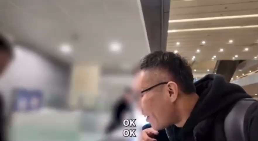 台湾YouTuber主入境中国上海时，上海机场柜台很热心的教他如何下载VPN翻墙，并说：我们自己中国人是不允许翻墙的，但为了外籍旅客的便利，你们外籍人士翻墙是合法的。

