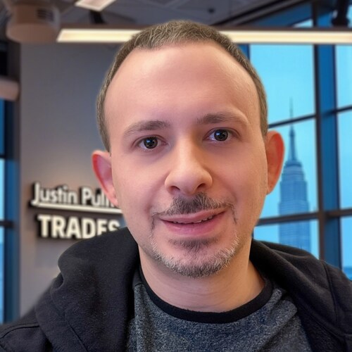 Prop Trader blending Technicals, Fundamentals & Macro Analysis. Stocks, Options, Cryptos, Bonds, Commodities. Link to my #StockMarket Trading Videos below ⬇️