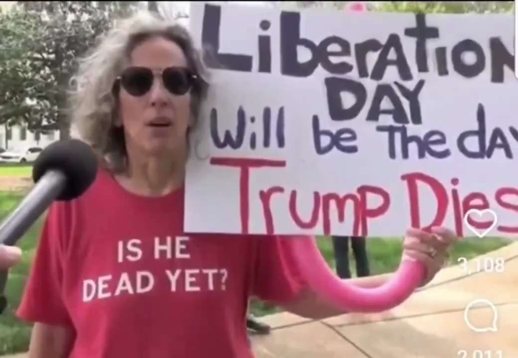 FBI should arrest her. Do you agree?👇
