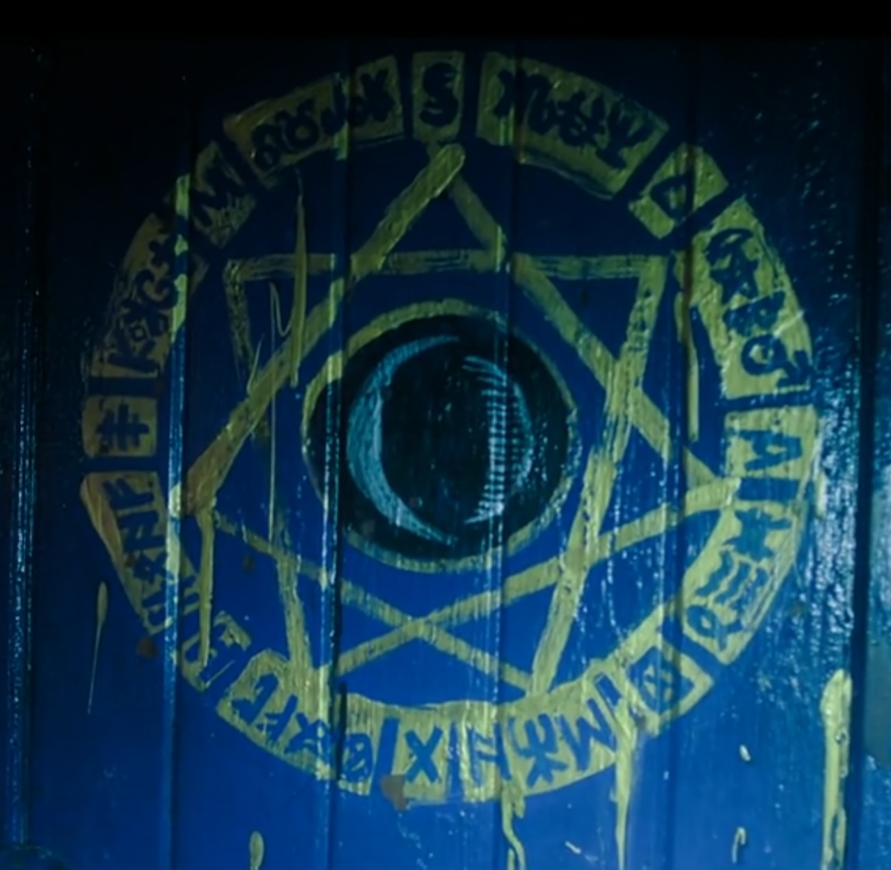 REVEAL DOOR S HIDDEN BY MAGIC & DARK POWER
揭示被魔法与黑暗力量隐藏的门

七芒星的象征意义（在西方神秘学和流行文化中）：
1. 神秘学中：七芒星常被用来象征...