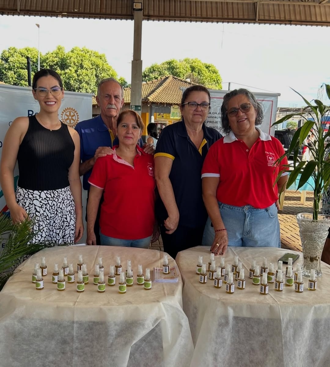 No dia 11 de Abril, a família Rotária de Ouroeste participou da 8ª Feira da Saúde no município de Ou...