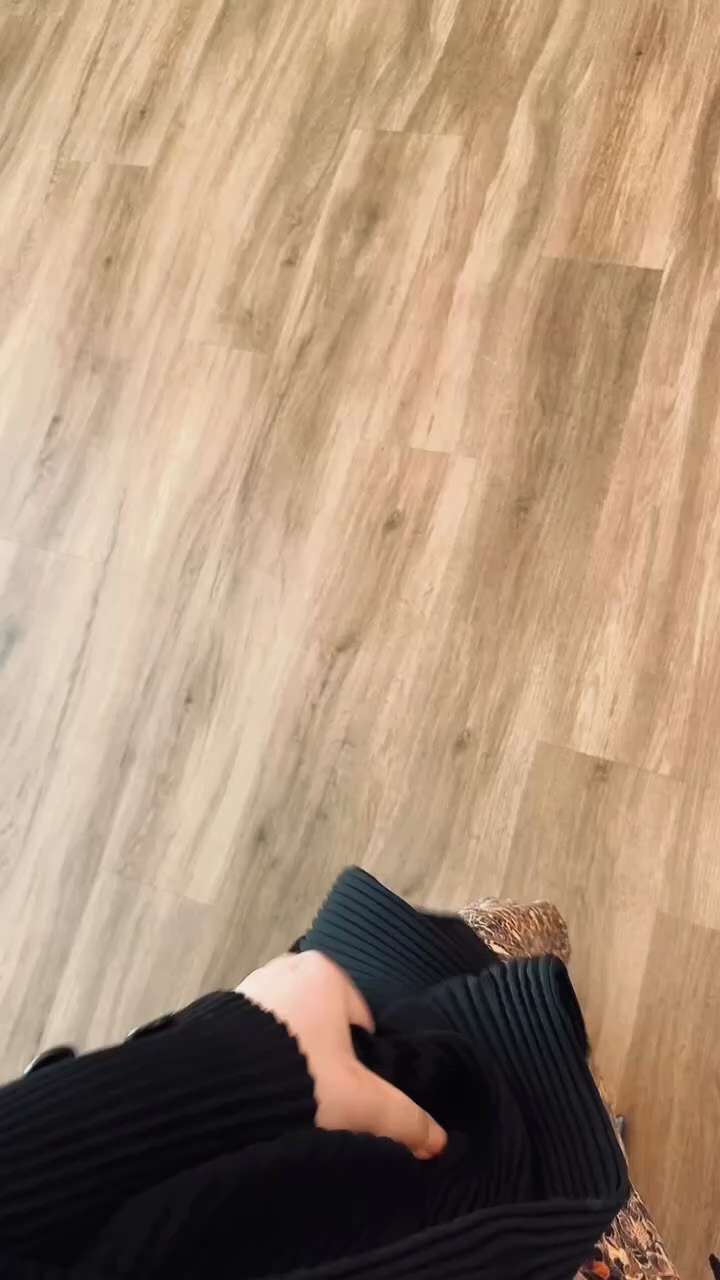 小妹帮大家试装： EVO FLOW 黑色风衣 

免熨，垂感，轻，便于携带出行. 
无论休闲还是正式场合都可以穿。 百搭单品. 

快快下单购买吧：https://gforever.store/col...