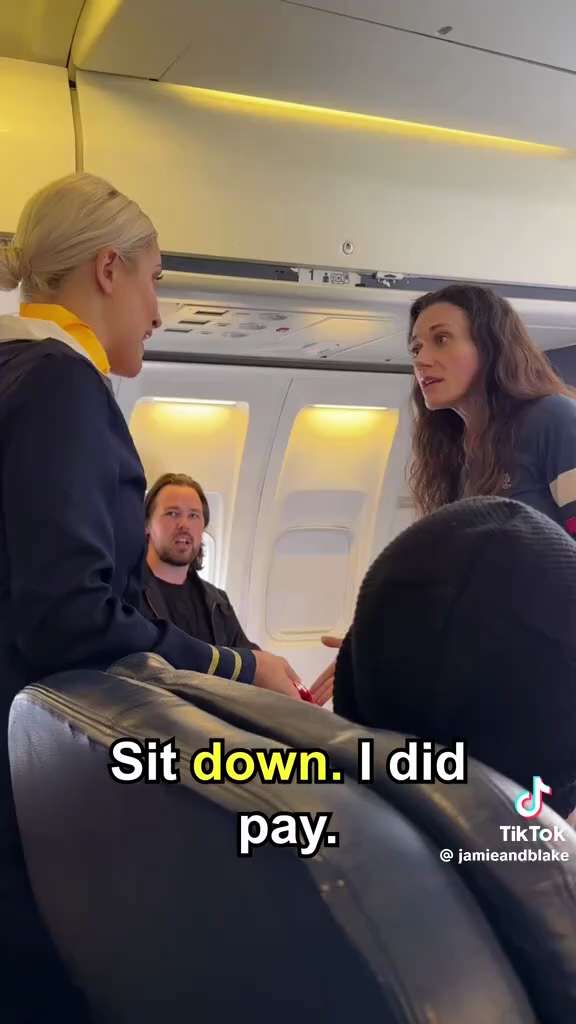 EVER GET IN CLOSE QUARTERS WITH A LUNATIC LIBERAL WEARING YOUR MAGA HAT !
Can Be Fun !!!