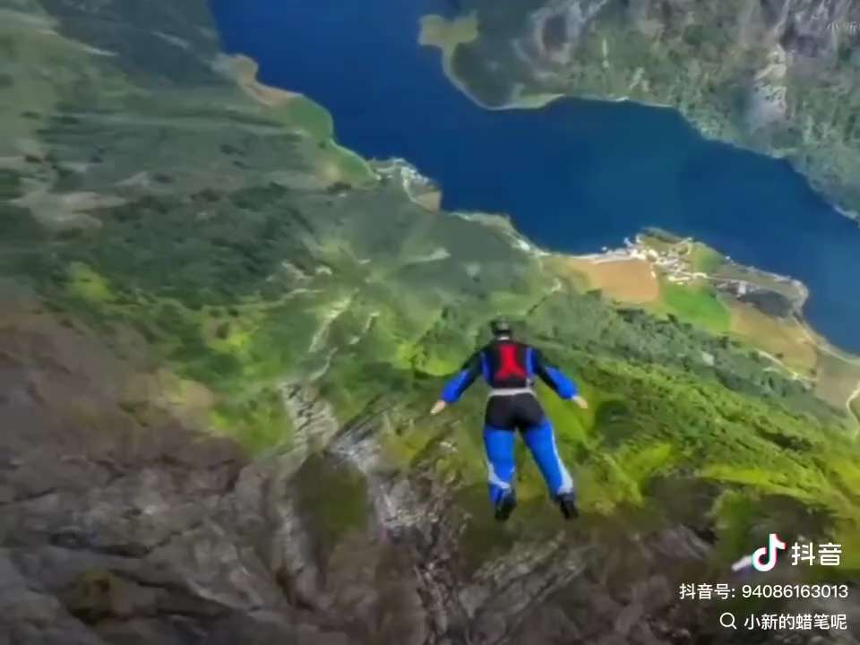 #人生不过三万天 #开心一天是一天 #开心灭共
日本外科医生石飞浩三在退休后担任养老院医生，见证了200位老人的离世。
他说：“只要不是猝死，每个人的老年都不会好过。”他原本以为，自然老死就是人生最完...