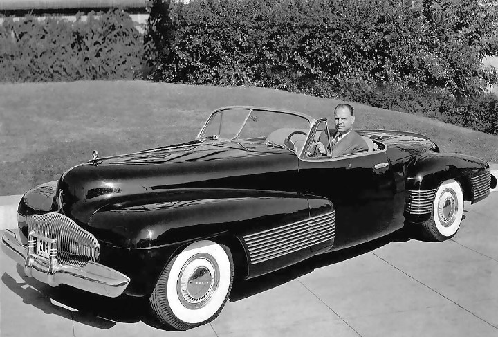 #1930s

1938 #Buick Y Job Concept Car

The Y Job took Art Deco styling to new levels

This aerodynamic two seater had style for miles

Powered by a 320 cub