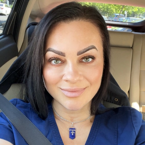 LEGAL immigrant/survivor of Communist regime, now a PROUD US Citizen, UNVAXXED, and a 100% American Patriot. America Fir...