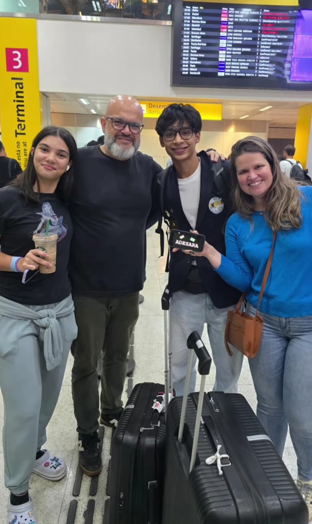 Texto do YEP4480

Agora, em nossos chegadas e partidas, tivemos a chegada do nosso querido Manan, vi...