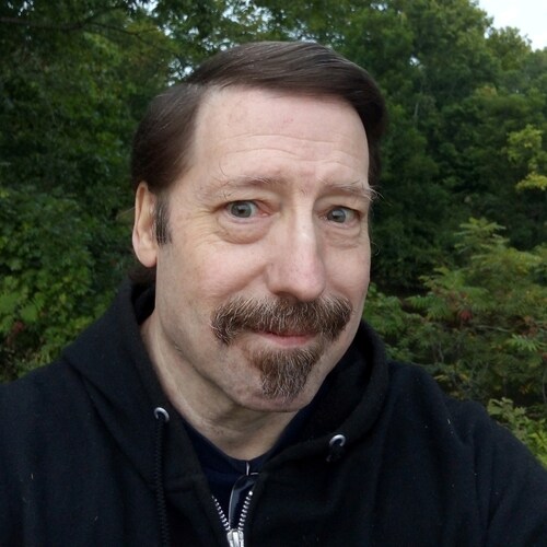 Entrepreneur and Tarot Consultant. Helping people grow in life, love, and home business.