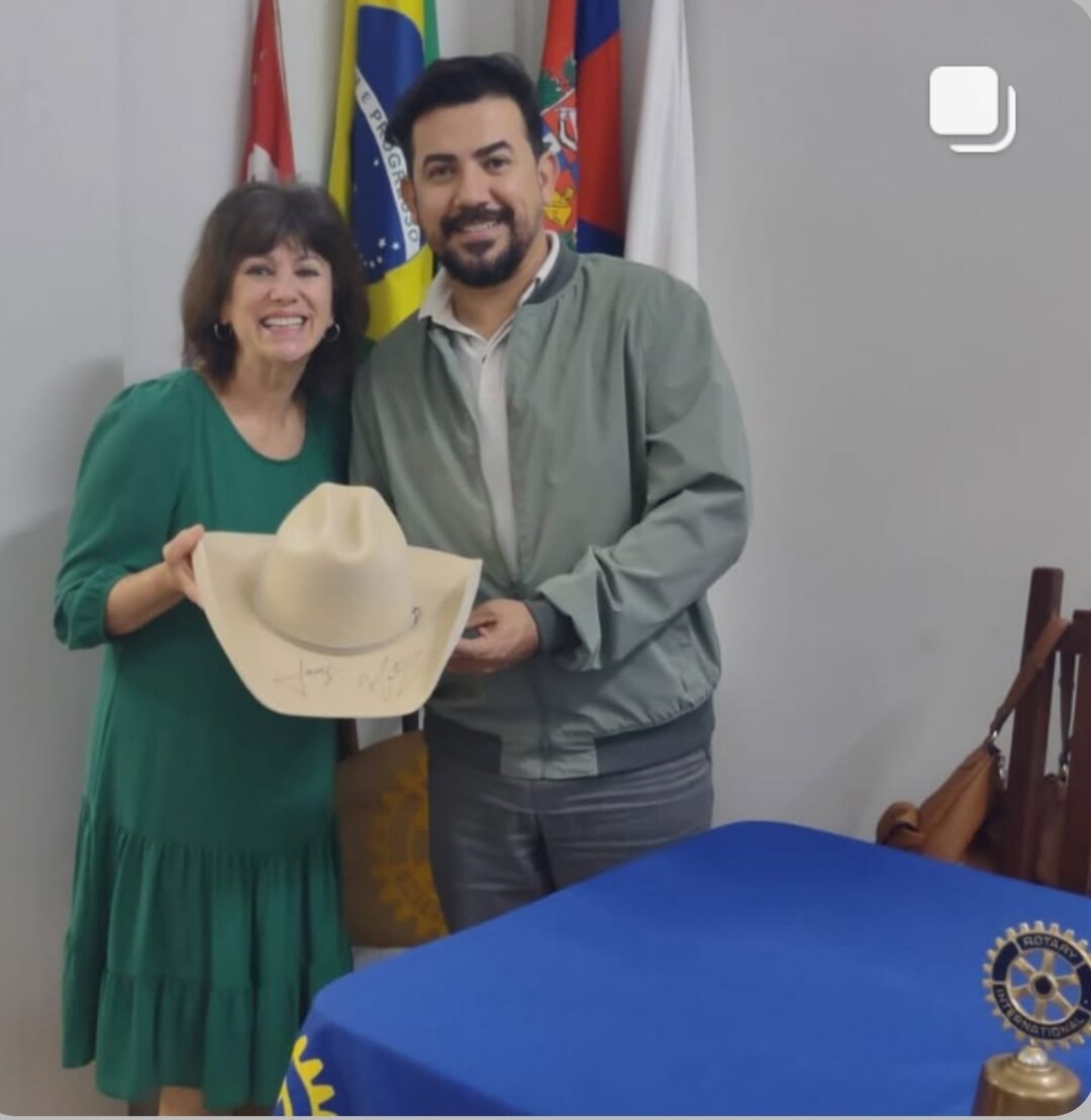 Texto do Rotary Club de Lins - Sul

O sorteio do chapéu autografado pela dupla Jorge & Mateus já tem...