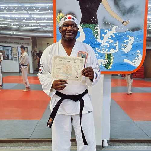 Micro -Vlogger | Isshinryu Karate BlackBelt | Youth Advocate | self Reliance | Mentor | Fitness |