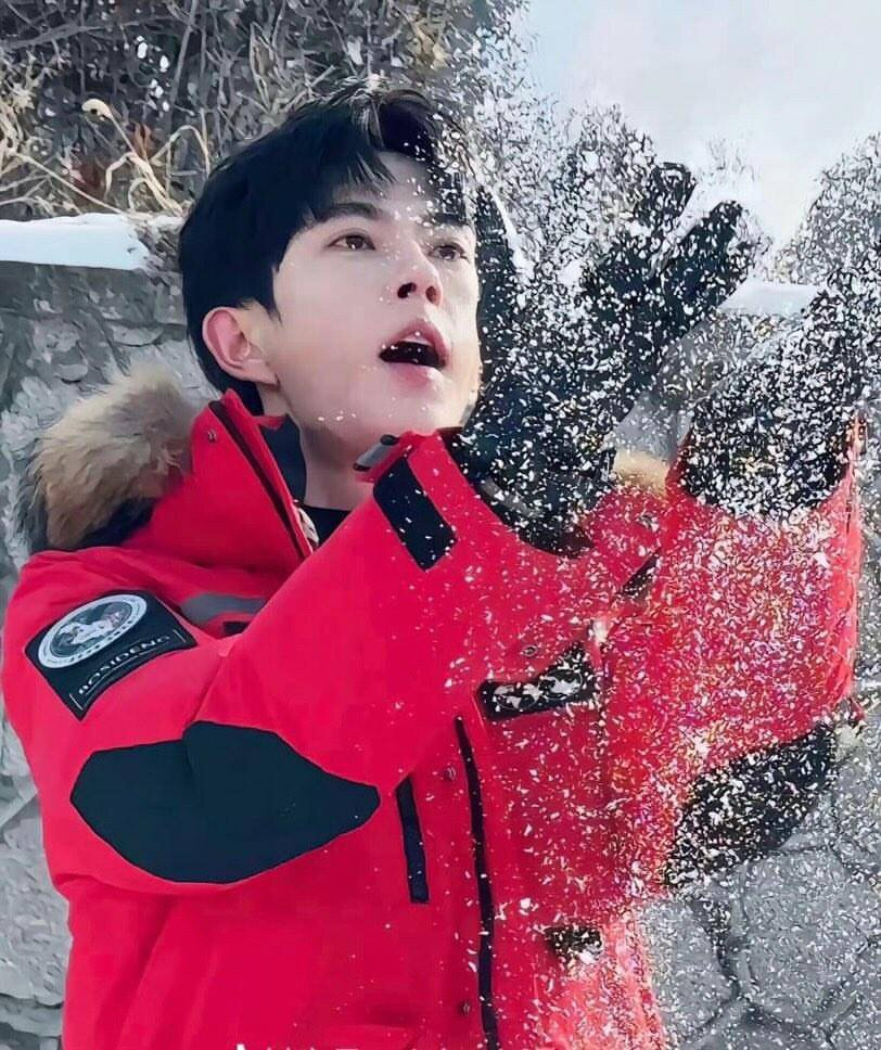 看了朦友们遭遇的不公， 中共对全球媒体渗透严重，打压为于朦胧发声的贴子， 如果被thread, ins 打压严重， 大家可以去另一个灭共平台 GETTR app 盖特， 那里一个贴可以发20 张图片，...