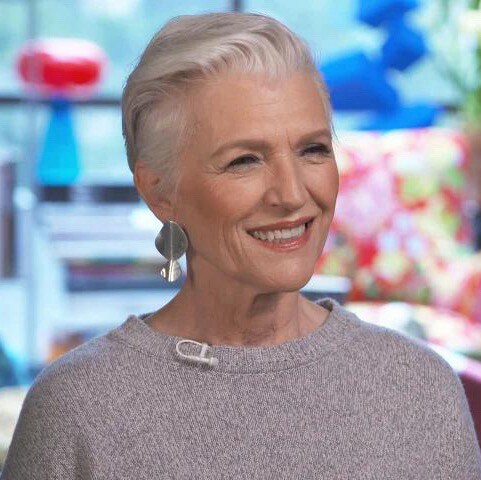 Bestselling International Author of A Woman Makes A Plan📖Doctor of Dietetics 👩‍🎓Supermodel😉 💃