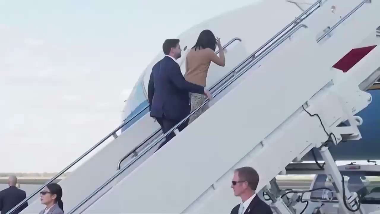 JUST IN | U.S. Vice President JD Vance and his wife depart for Israel，where the Vice President will ...