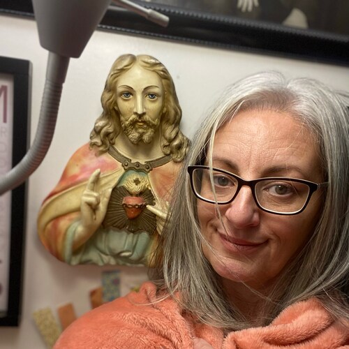 Single mama, Catholic Llama
(Trying to be a sheep but can’t stop spitting.) 🦙✝️
Loves chocolate and Steve Bannon