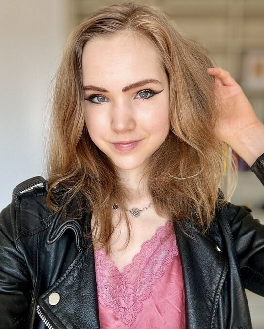 @stevebannon Die wunderbare Naomi Seibt!💙🤗

Sehnsucht/Wunsch der #AfDBasis:

Sie (Naomi) und Michelle Gollan - ...