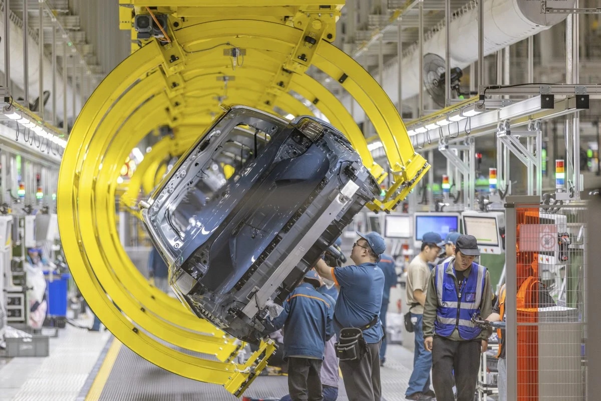 🚗 Huawei-backed EV maker Seres Group has filed for a US$1.7 billion Hong Kong IPO, aiming to sell 1...