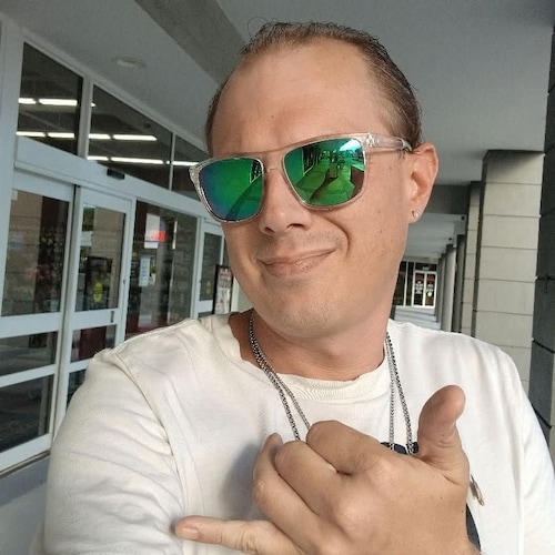 im the online talk show host and broadcaster and founder owner of the Travis Runkel show and with travis R.productions T...