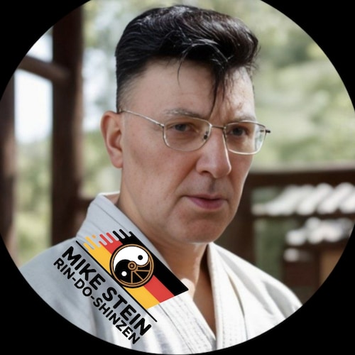 Shihan ,Sensei, Selbstverteidigung-Lehrer ,Ausbilder 0Chief Instructor at Shotokan Karate Academy martial arts karate ,T...