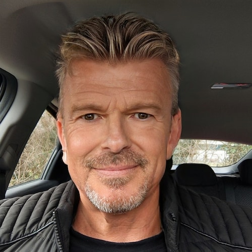 Geburt, Leben, Inventur, Tod. Weder an Crypto Währung noch an Titten interessiert.