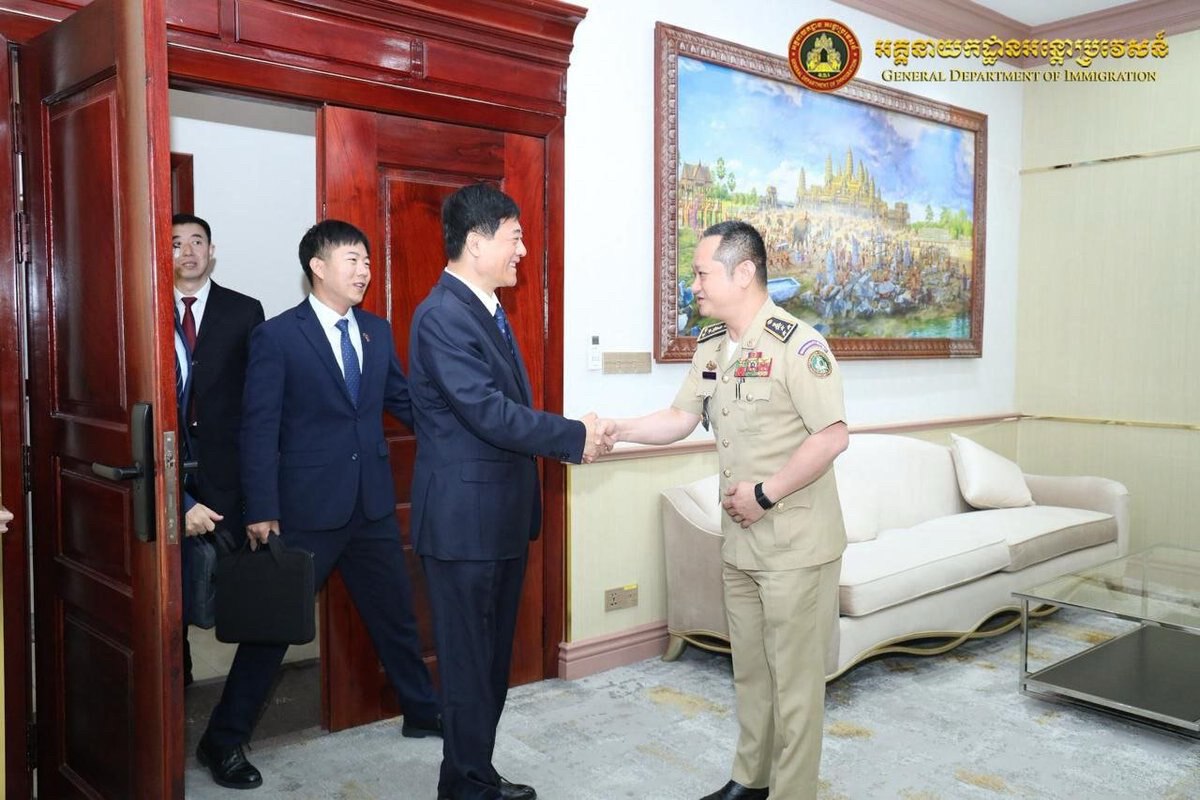 2026年1月13日，柬埔寨移民总局局长宋斯威那会见中国公安部部长助理刘忠义一行。中方高度评价柬埔寨在打击电诈、清查非法居留和非法务工外国人方面的配合与成效。
