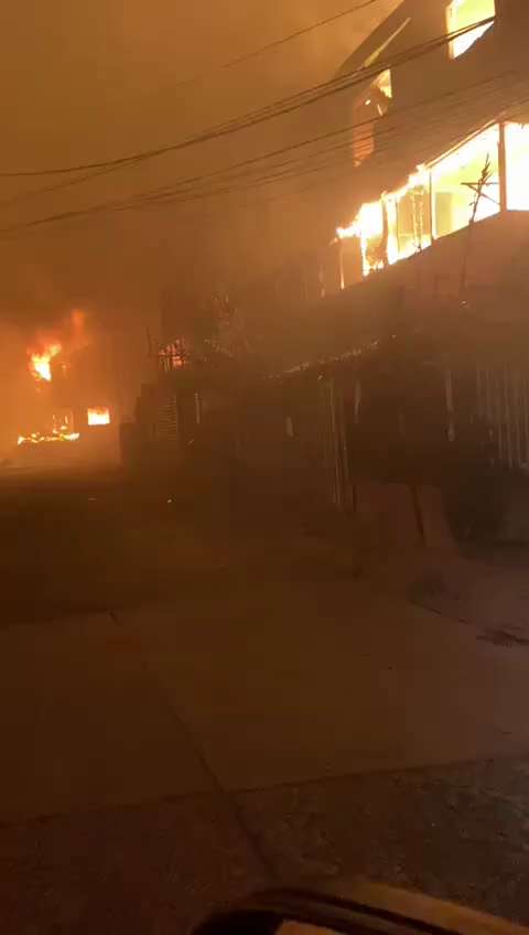 チリ、ペンコ県ラ・ワスカ地区で発生した森林火災により、複数の家屋が燃えています🇨🇱

Telegramで参加👉 https://t.me/Disaster_News
