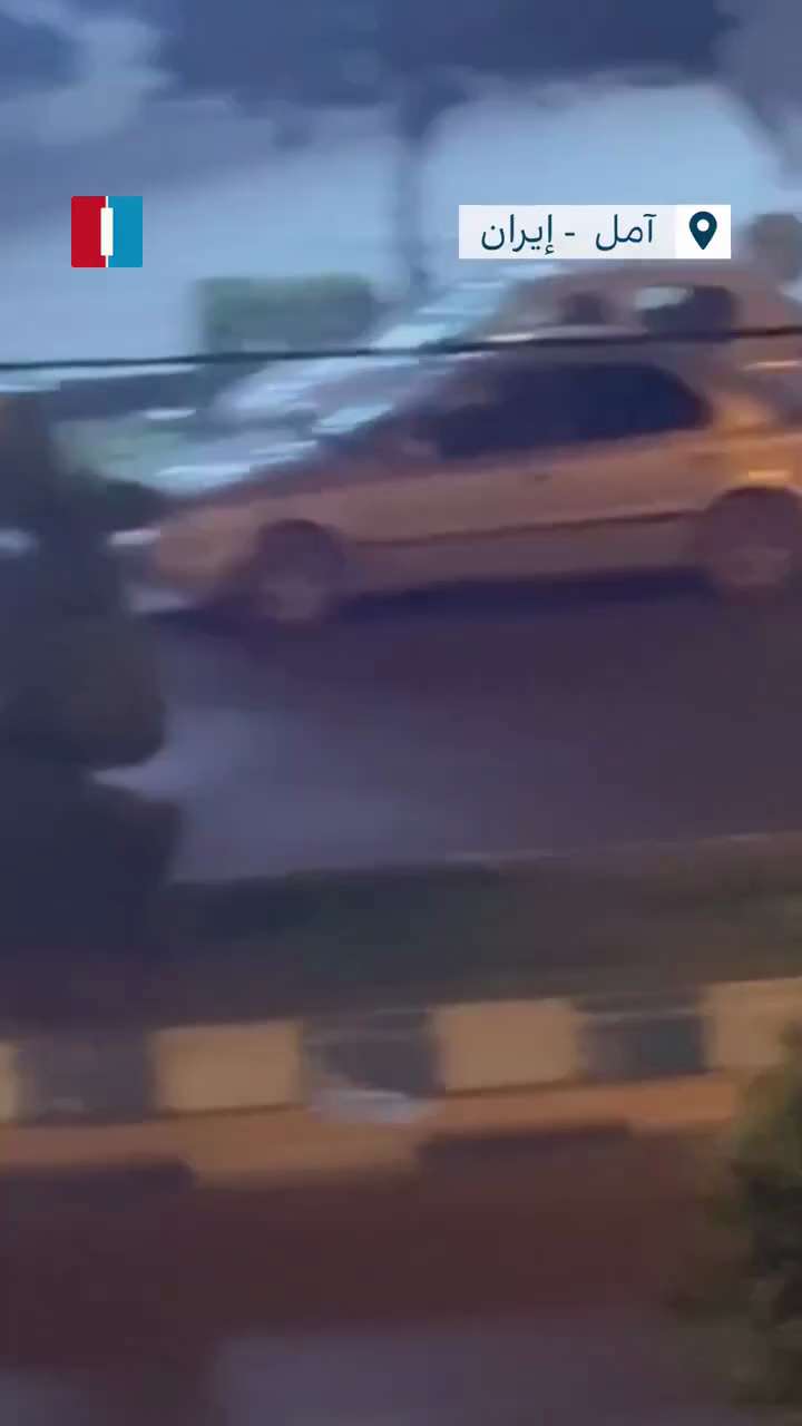 2026.1.20近日，一名伊朗公民在伊朗北部马赞德兰省阿莫勒市，与一名手持武器的安全人员当面对话。

该公民对其表示：“如果你有胆量，就直接面对人民。”

他高喊：“这是我的家，这里有我的孩子。”
