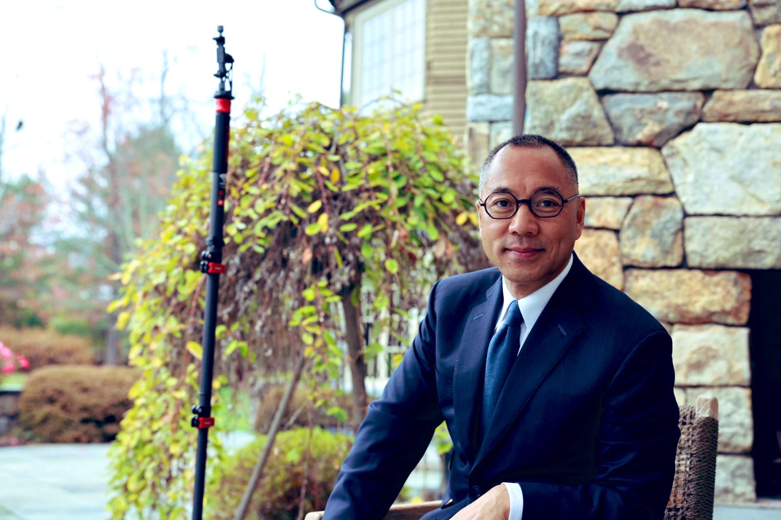 “习这个人狠，比毛泽东斯大林过之无不及。他会给自己留下任何隐患吗？接下来大内宣控制，大外宣创造中美俄政治友好，第一跟美国谈交易，第二让让普京千万别走。伊朗一旦下一步开战，对习那就是雪上加霜。接下来国内...