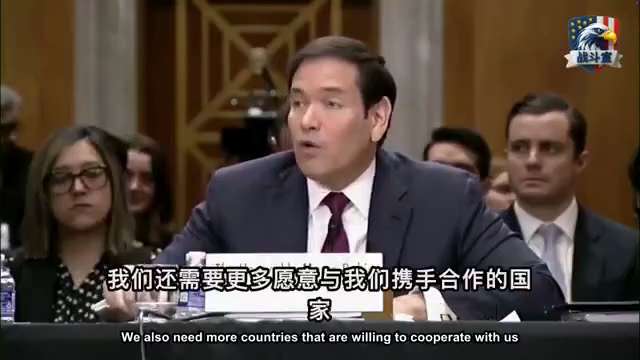 美国海军舰船几十年来第一次永久部署在自家后院。

这竟然成了新闻，让所有人大吃一惊！为什么？

因为过去30年，华盛顿的沼泽精英们，一直在假装南边的火没烧到自己家门口。

他们把航母派到中东，派到印太...