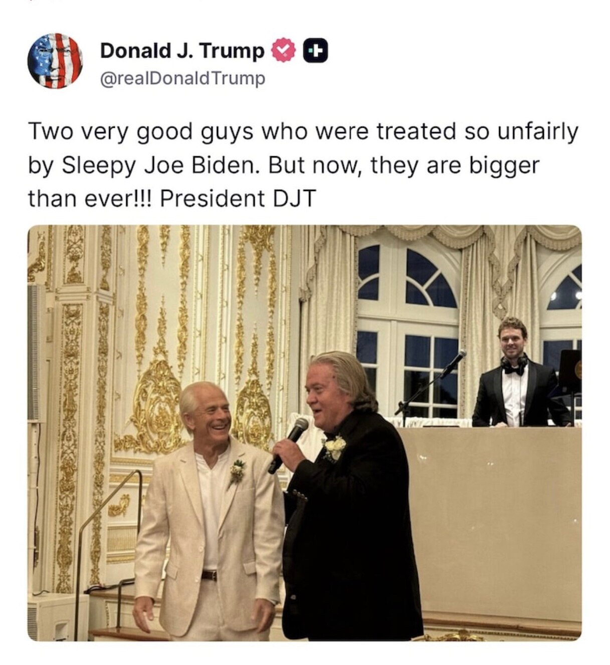 川普总统盛赞 #班农 先生和 #纳瓦罗 先生！💪💪💪👍

两位非常好的人，却被瞌睡乔极不公平地对待。但现在，他们比以往任何时候都更强大！！！——川普总统