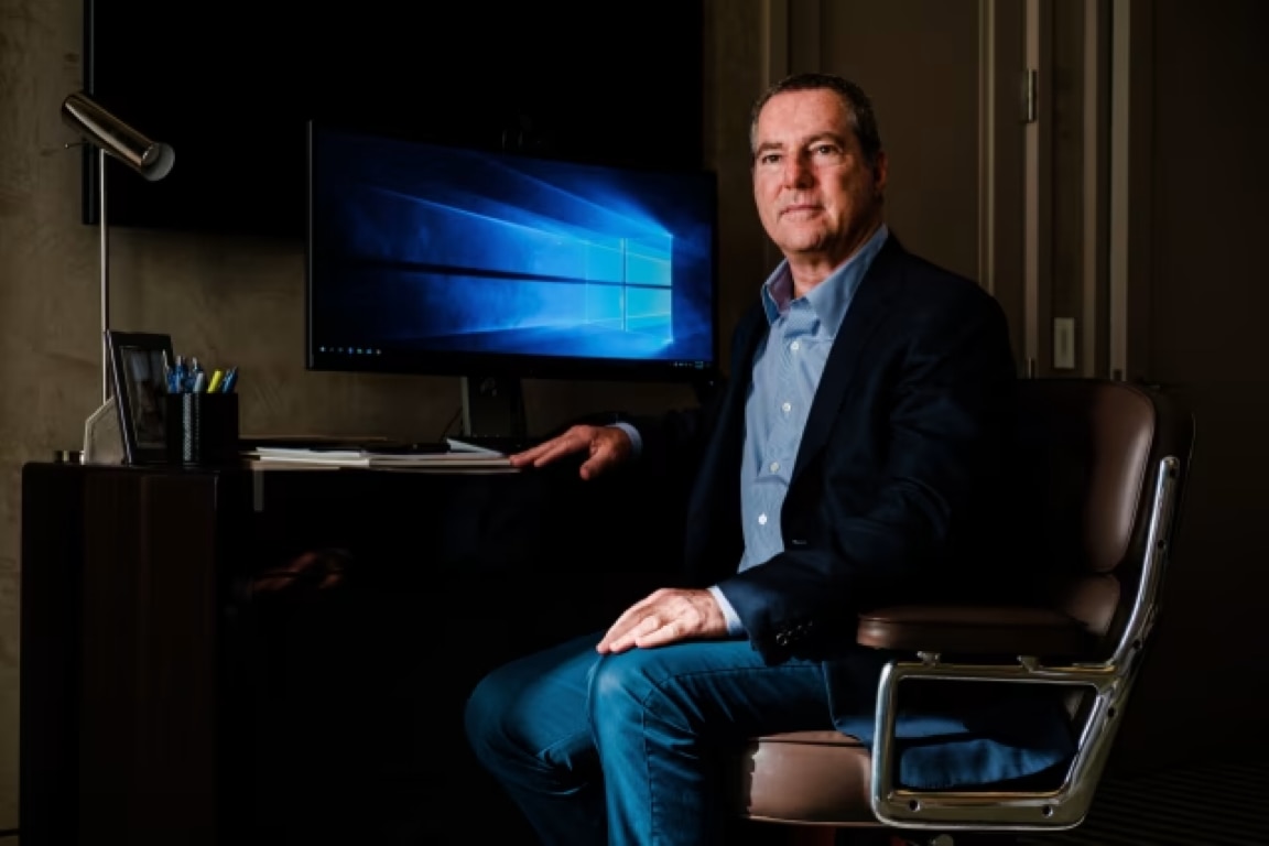 🚨BOMBSHELL: Chairman of Major U.S. Law Firm RESIGNS Over Epstein Ties
Brad Karp, head of powerhouse...