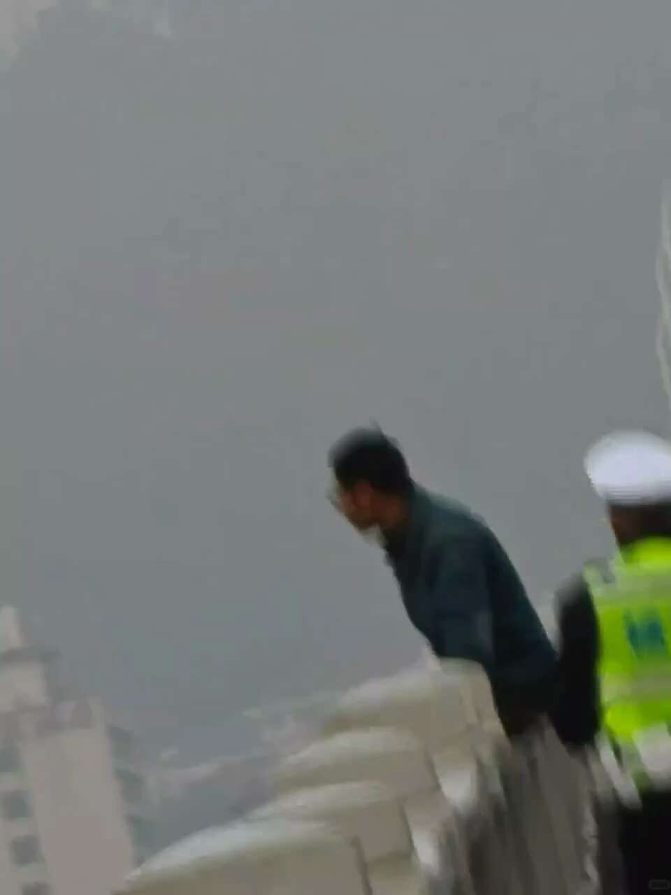 长沙湘江一桥就有人跳江