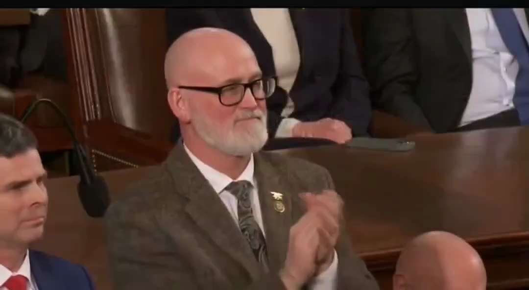 President Trump: "If you agree with this statement then stand up and show your support: the first du...