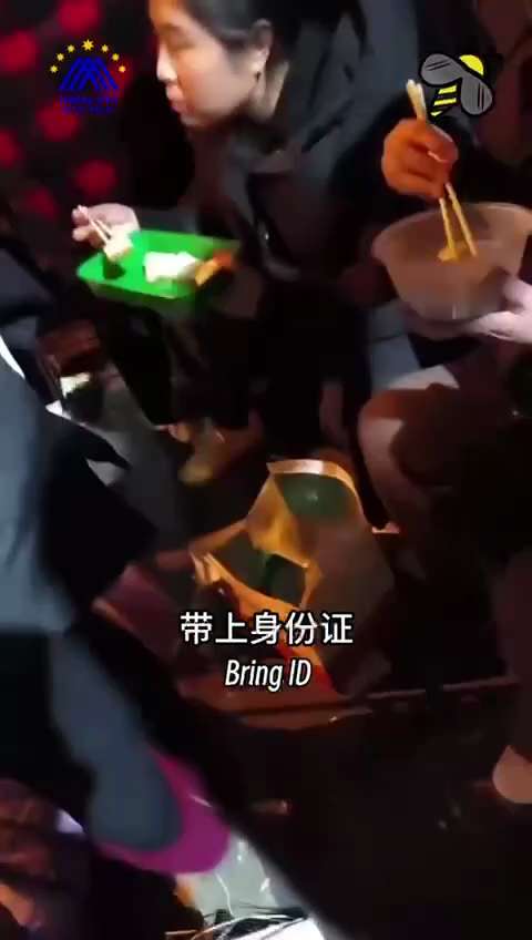 編號：4️⃣3️⃣4️⃣
【中共乱象】3月3日至13日北京“两会”期间，大量在国家信访局外排队的访民，于开幕前夕被警察诱骗进久敬庄进行长时间关押。部分访民在久敬庄被关押长达11天之久，直到“两会”闭幕...