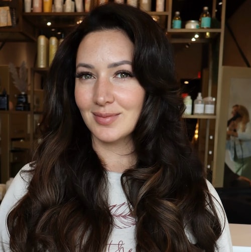 🪽 She flies with her own wings 🪽
🏋️‍♀️ Gym Life | Proud American 🇺🇸
💕 Single Mom
Strength • Grace • Real Connectio...