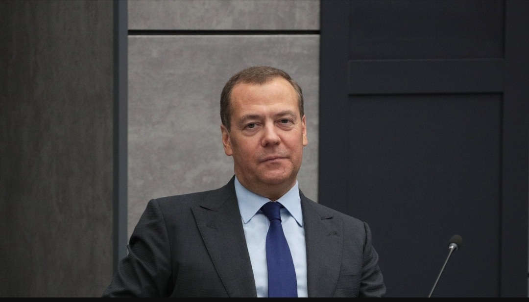 🇷🇺 #DMITRYMEDVEDEV:

"Would #NATO's #Article5 apply, and would the U.S. stand up for #Europe if a ...